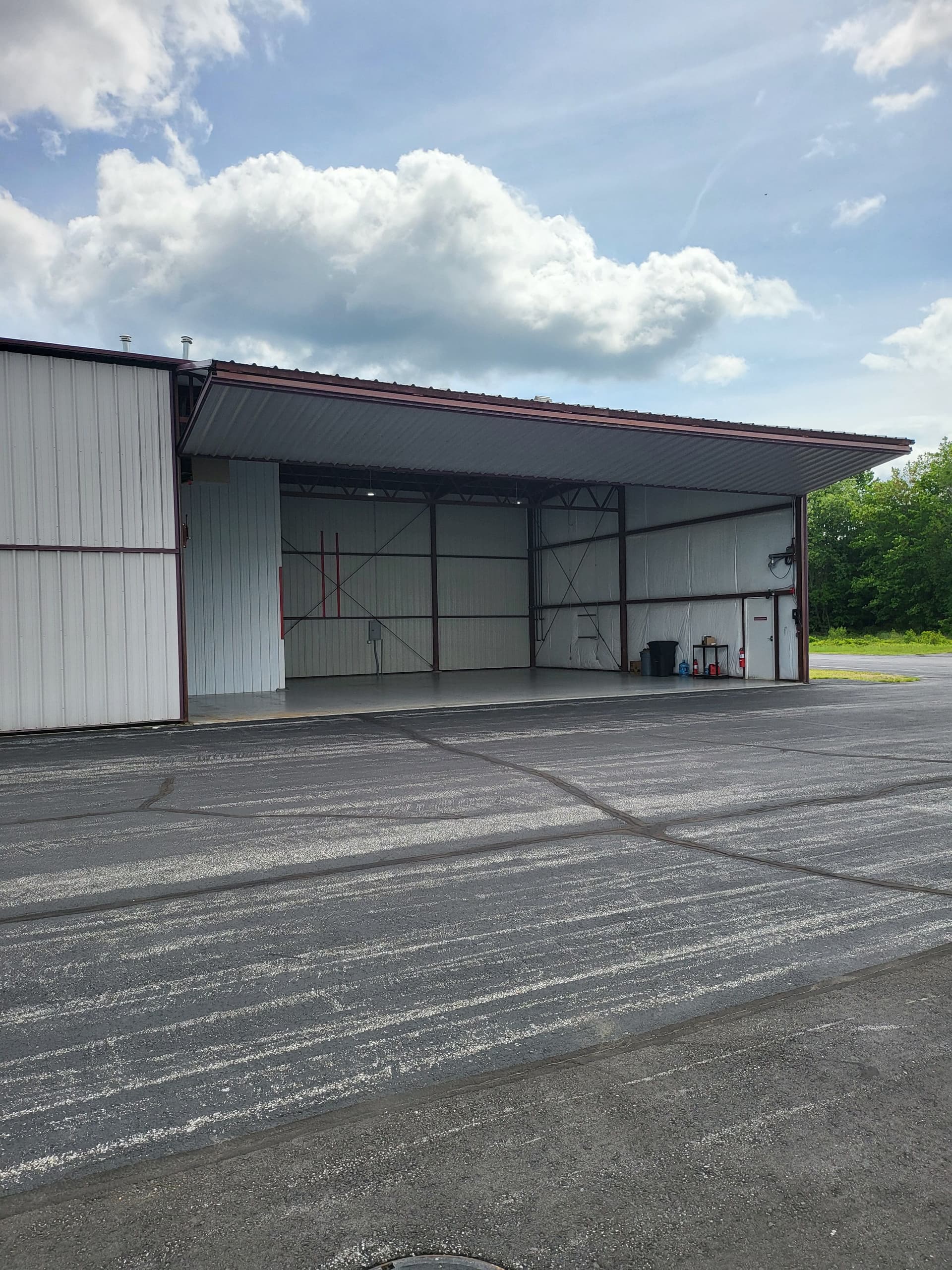 hangar popup image 5
