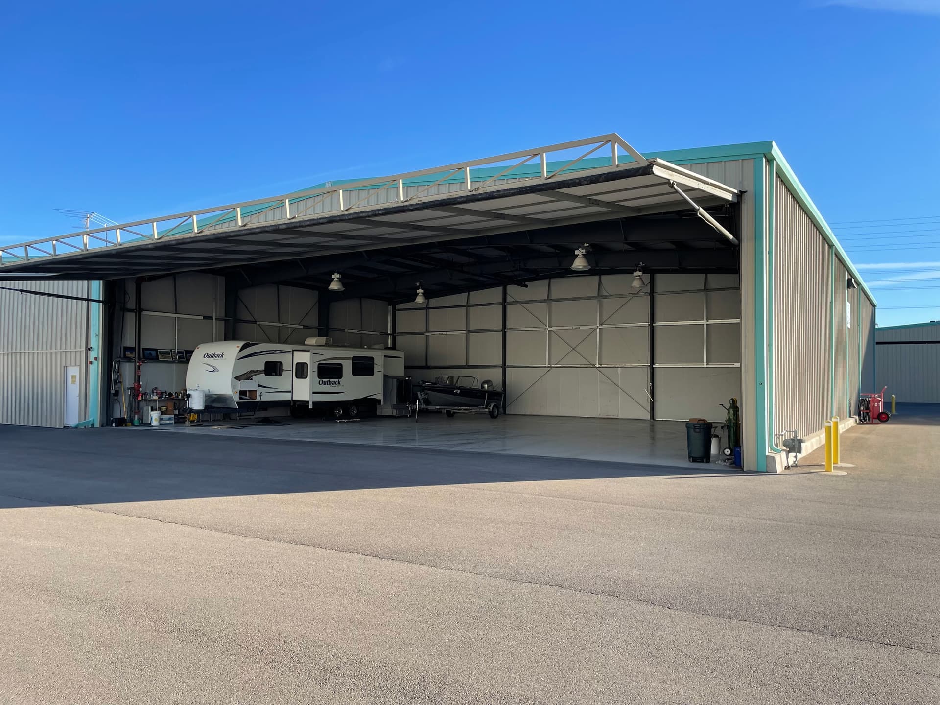 hangar popup image 5
