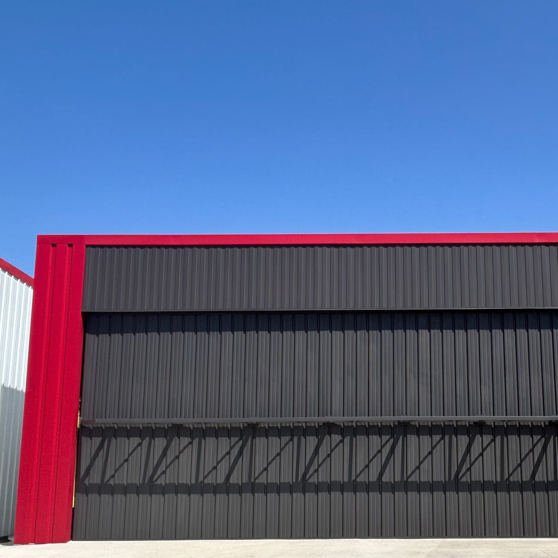 hangar popup image 4