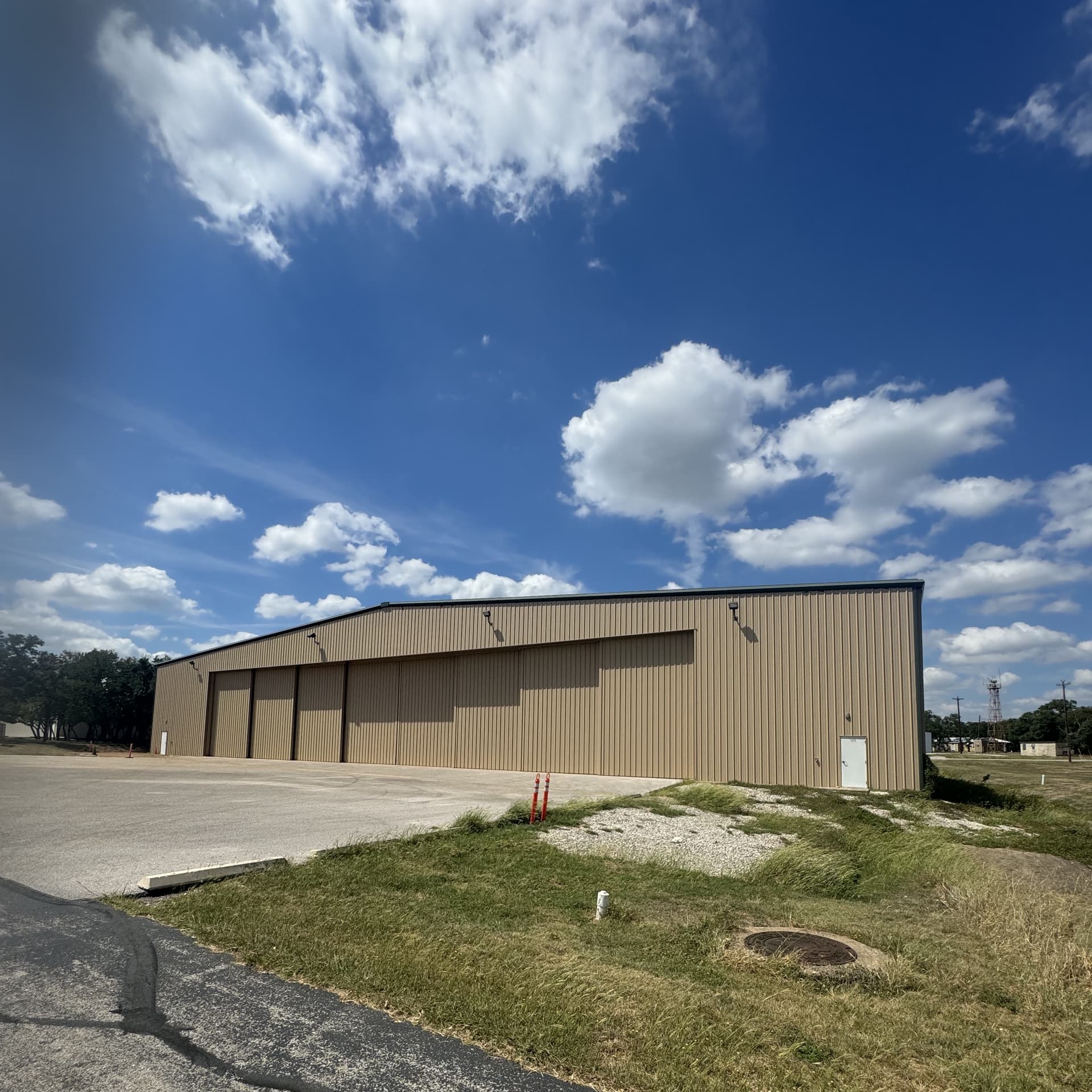 hangar popup image 1