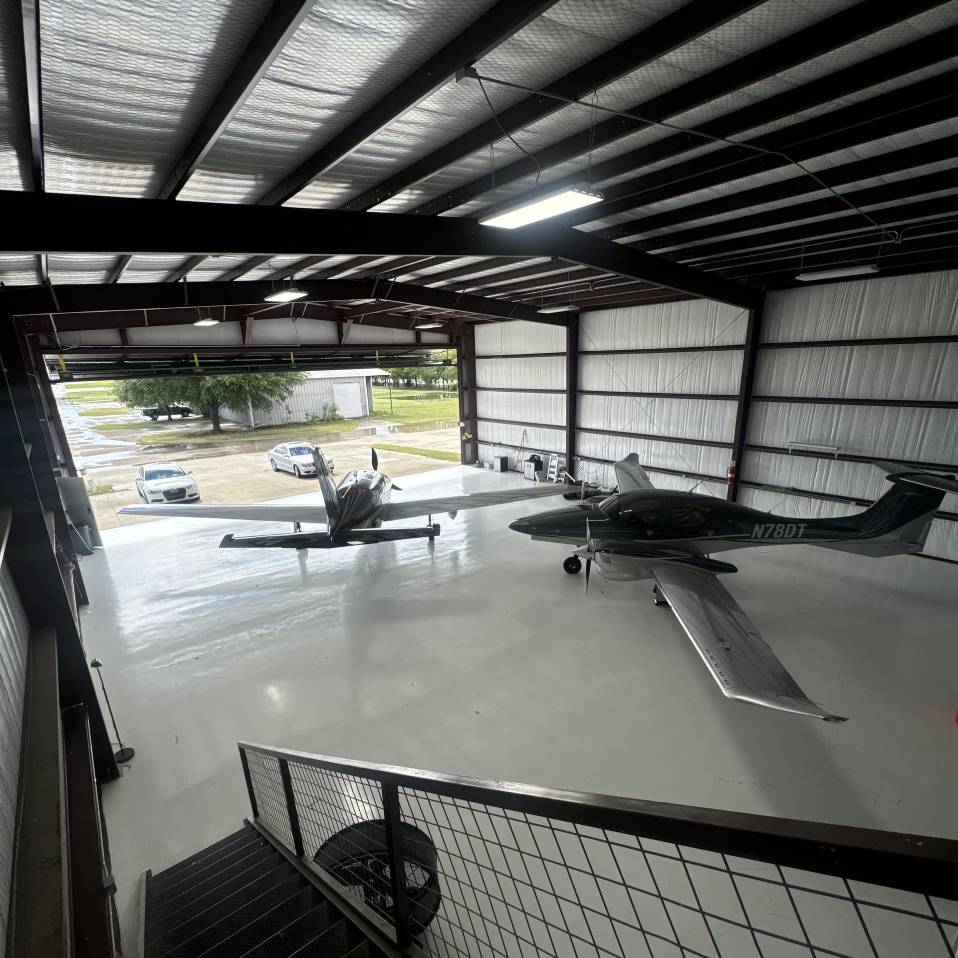 hangar popup image 3