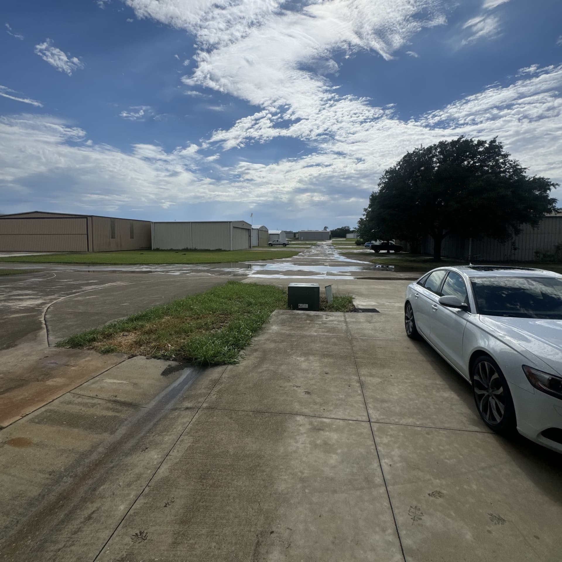 hangar popup image 5