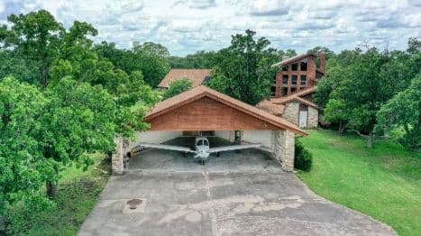hangar popup image 4