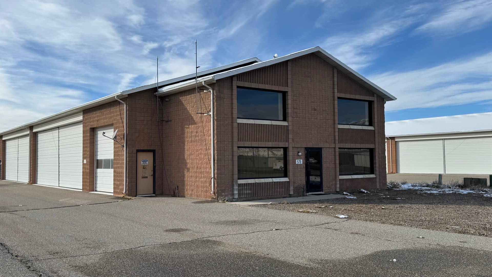 hangar popup image 2