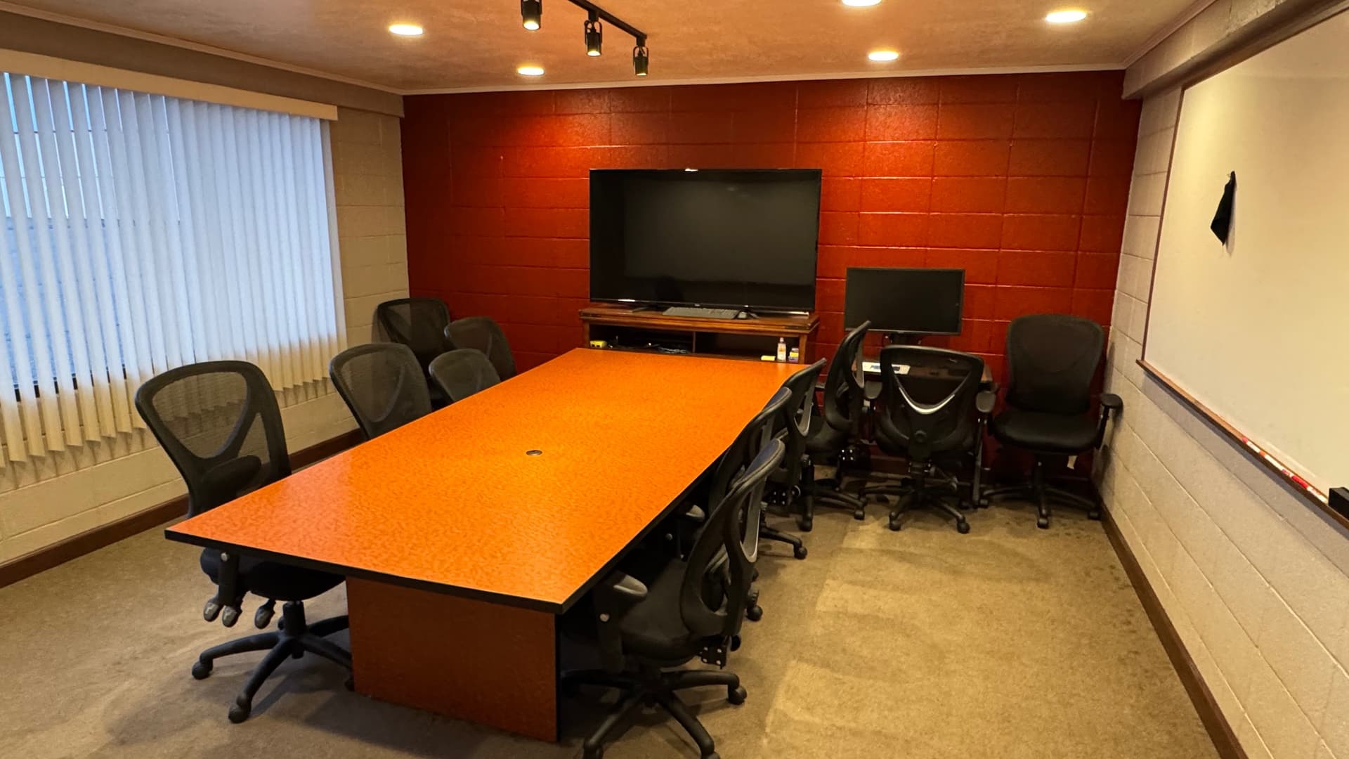 hangar popup image 5