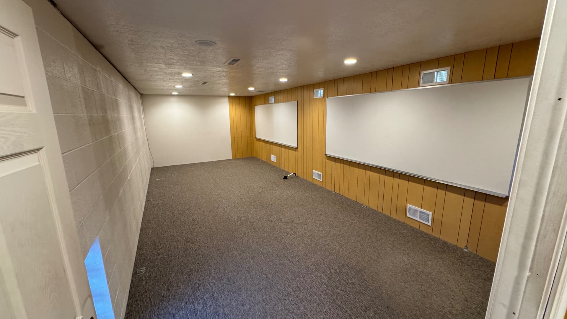 hangar popup image 8