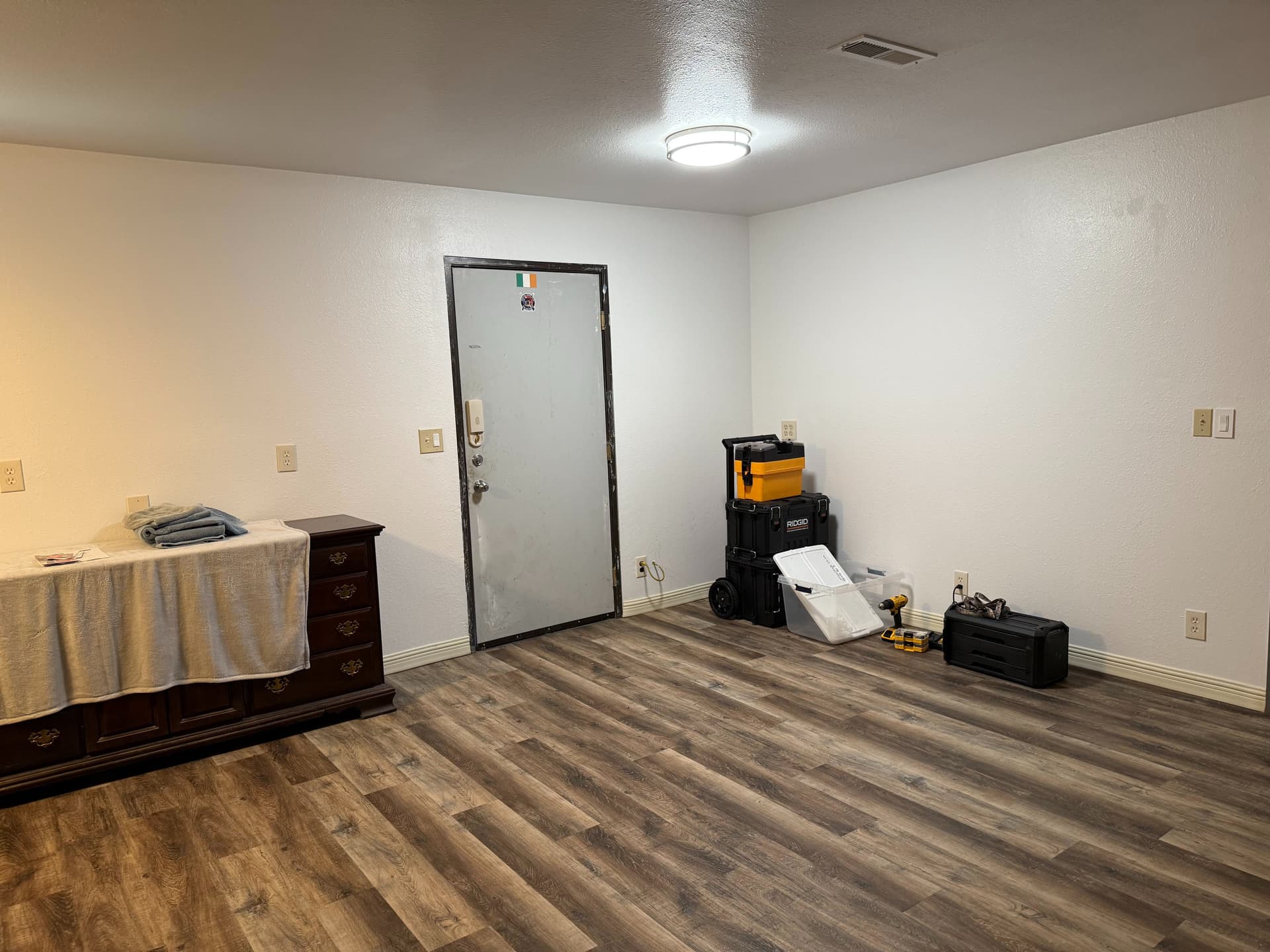 hangar popup image 10