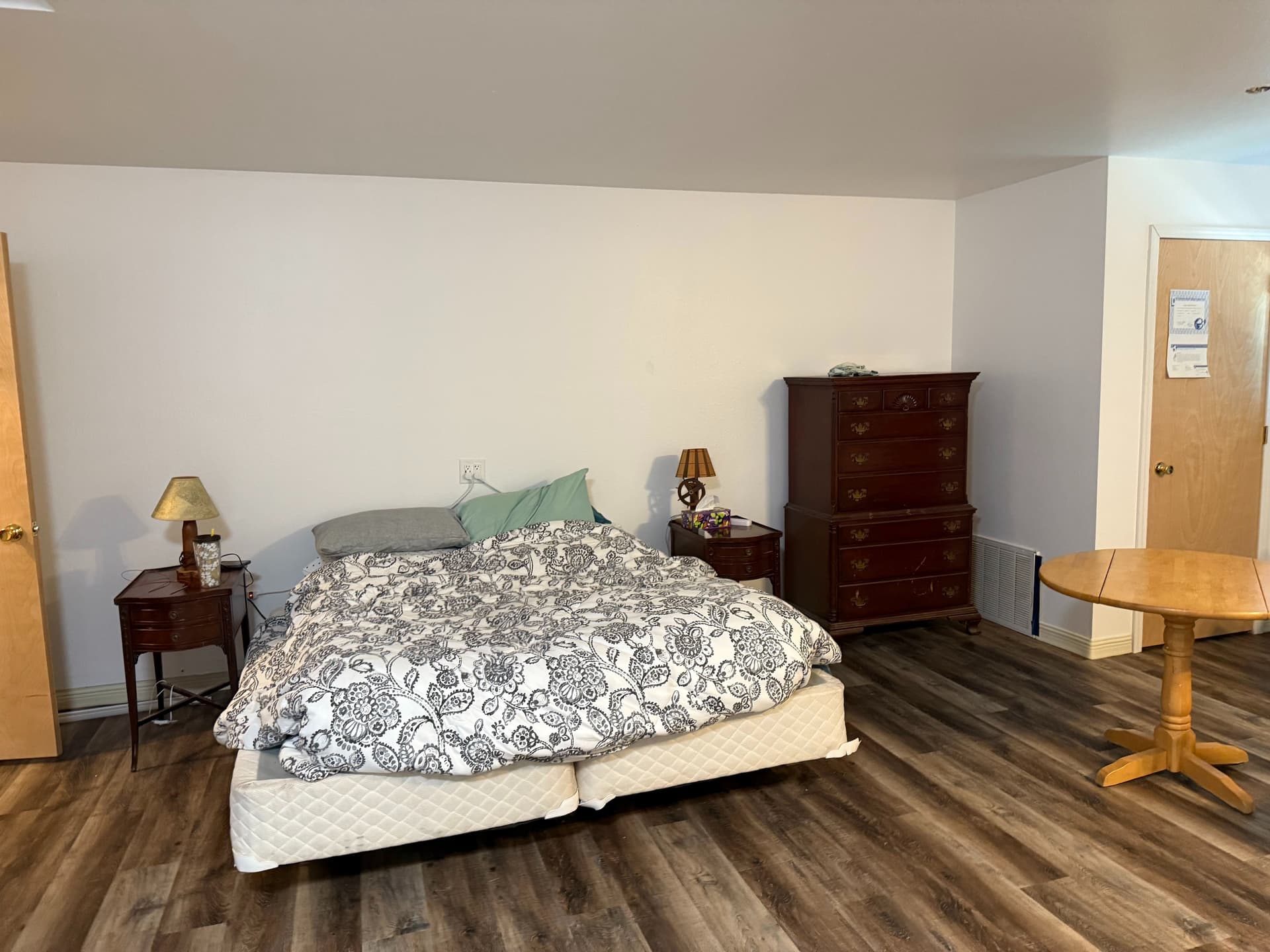 hangar popup image 14