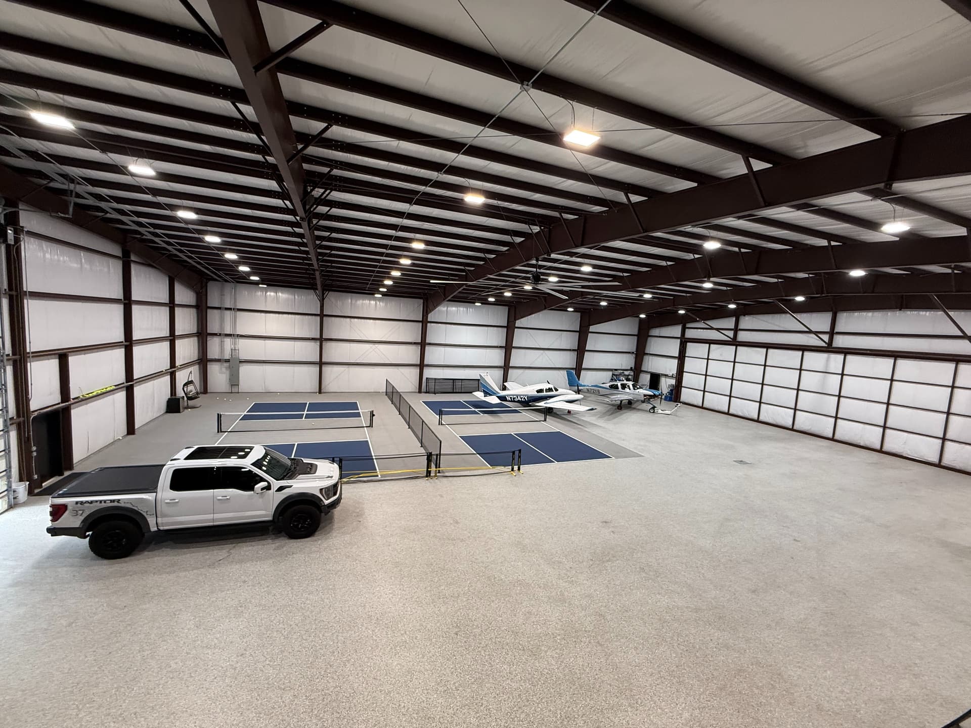 hangar popup image 12