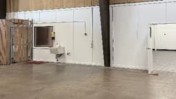 Hangar and Office Space thumbnail 4