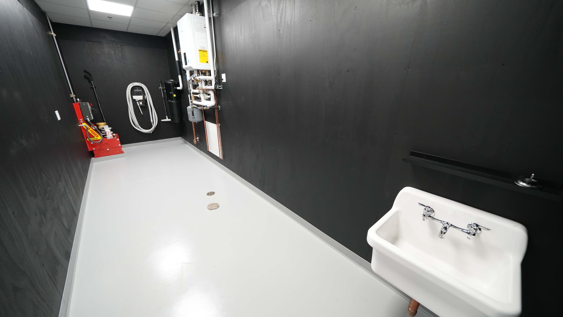 hangar popup image 12