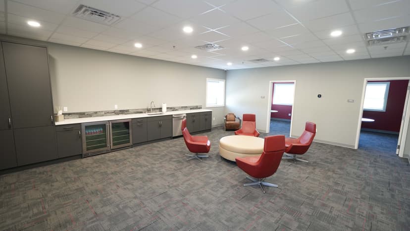 hangar popup image 8