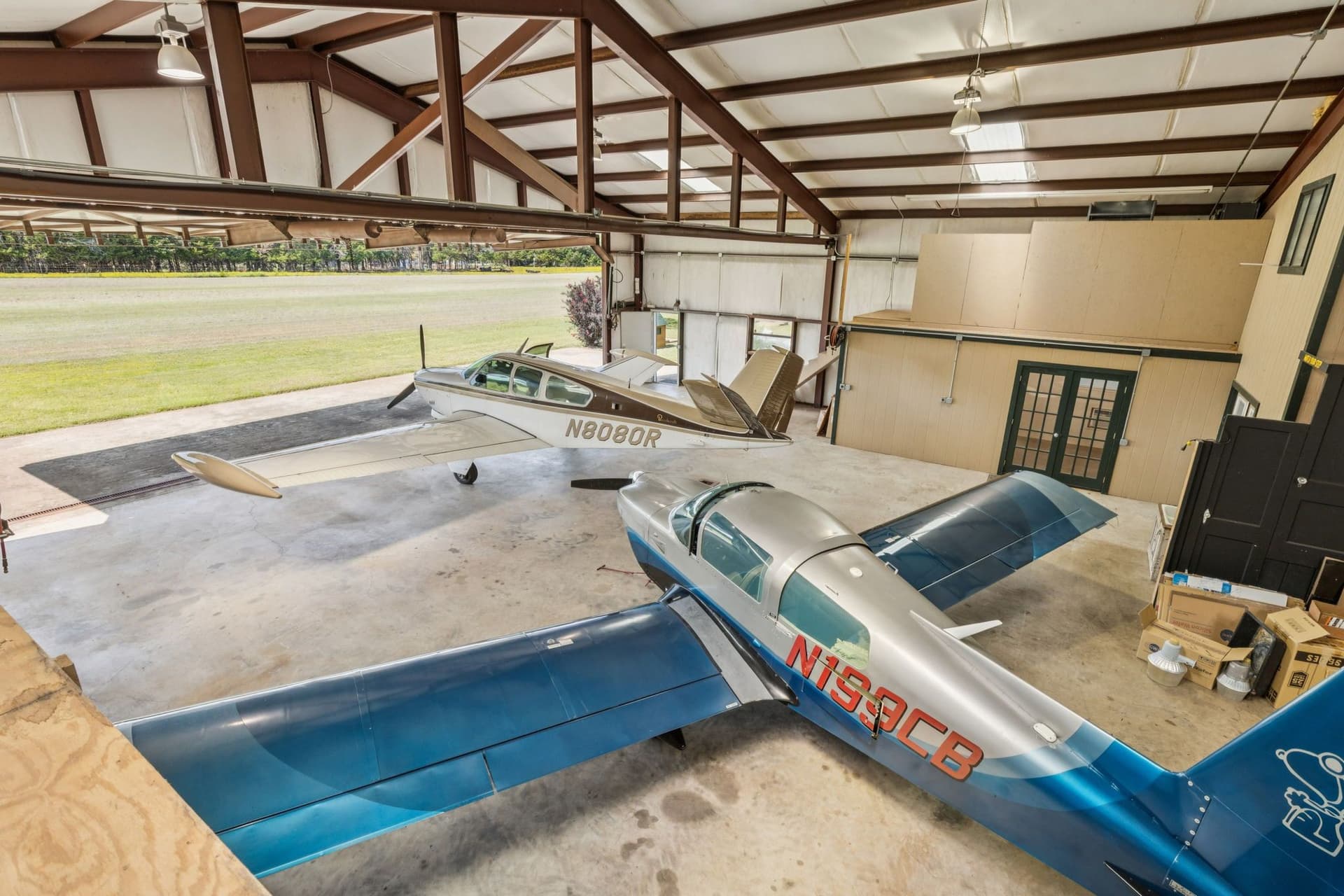 hangar popup image 2