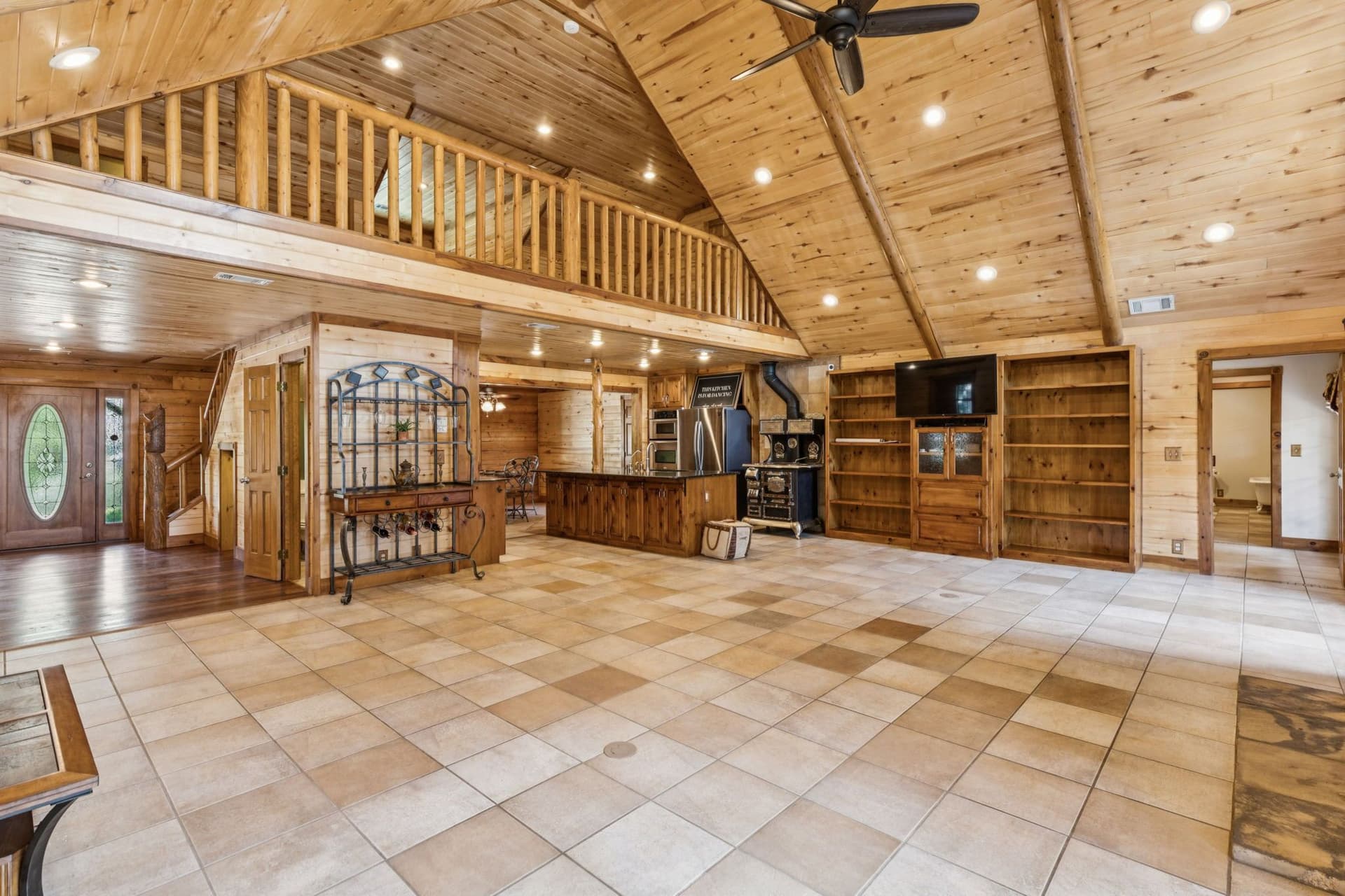 hangar popup image 5