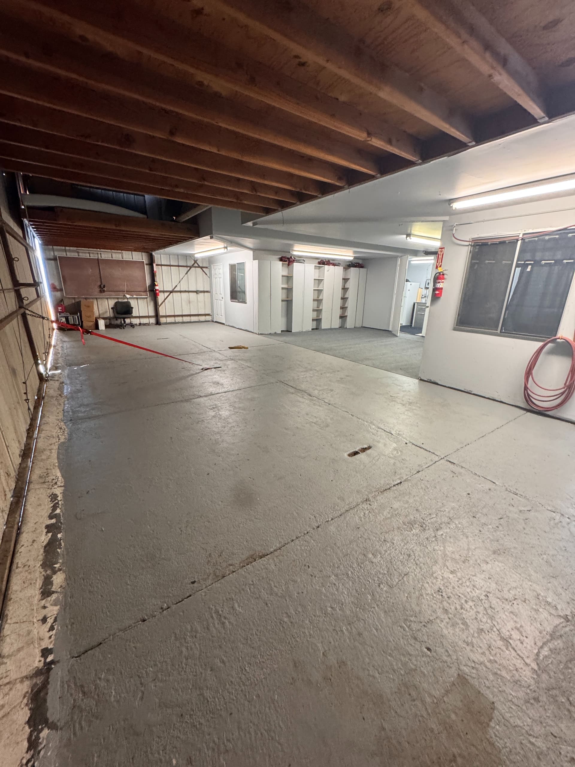 hangar popup image 5