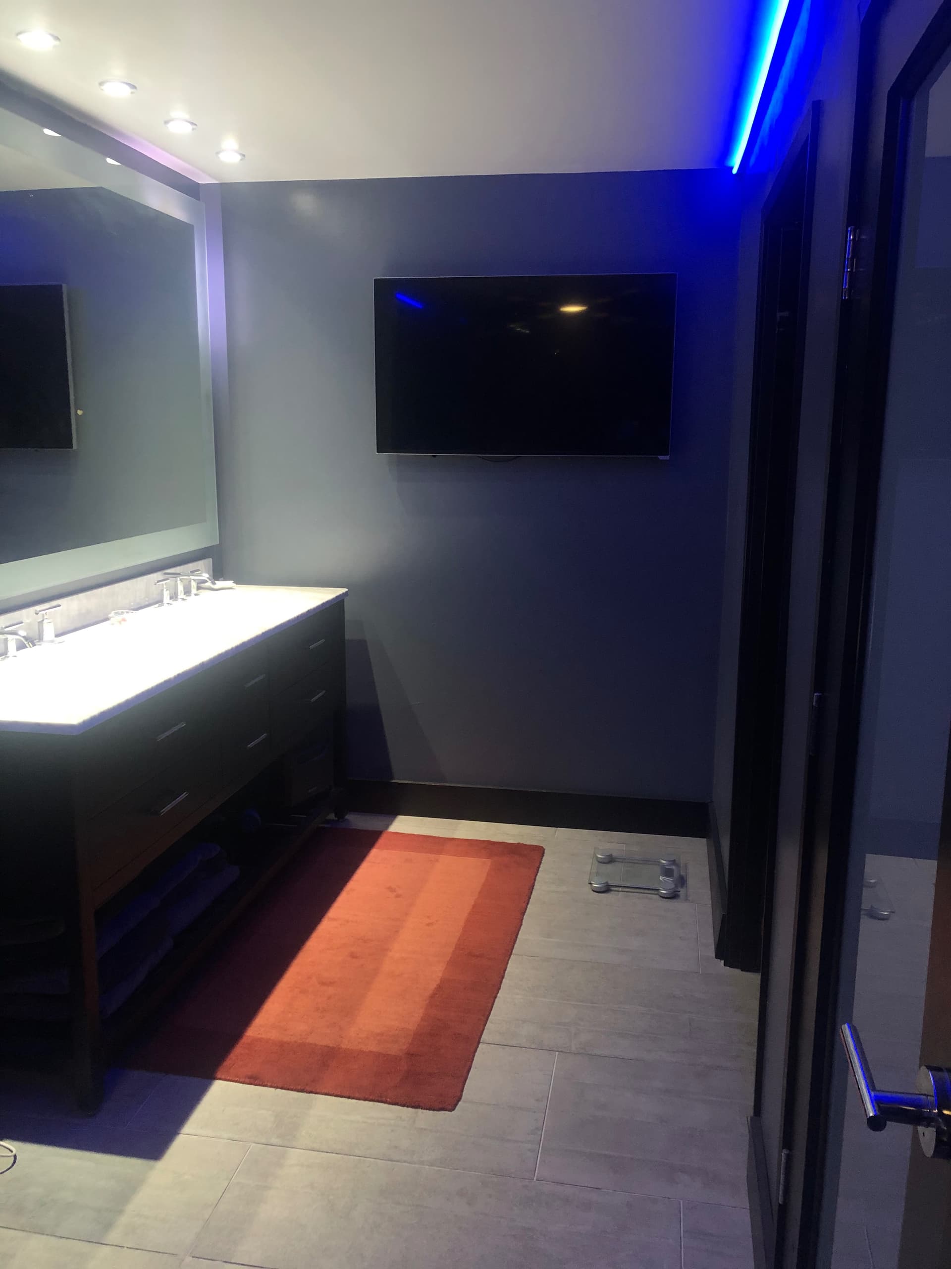 hangar popup image 5