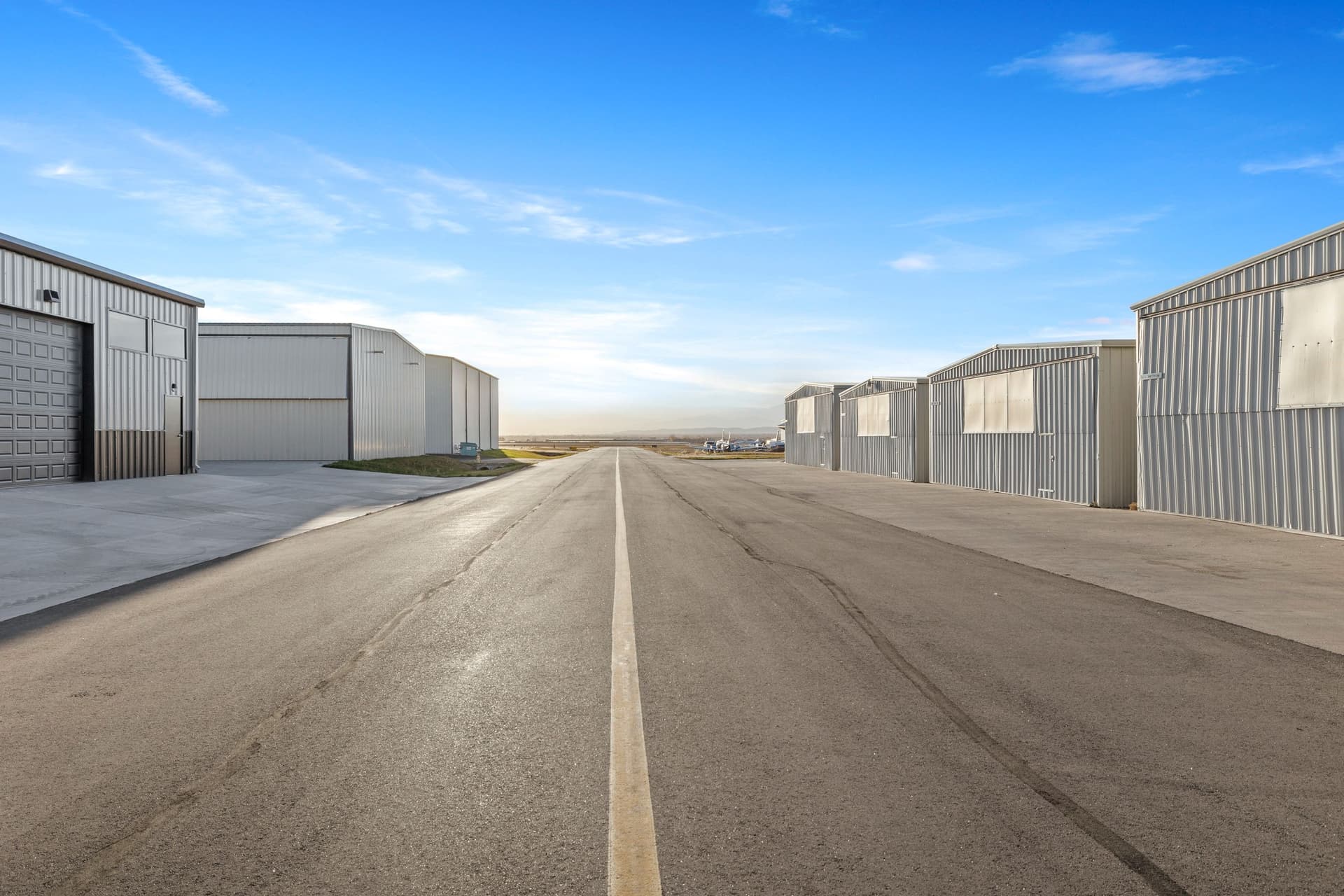 hangar popup image 12