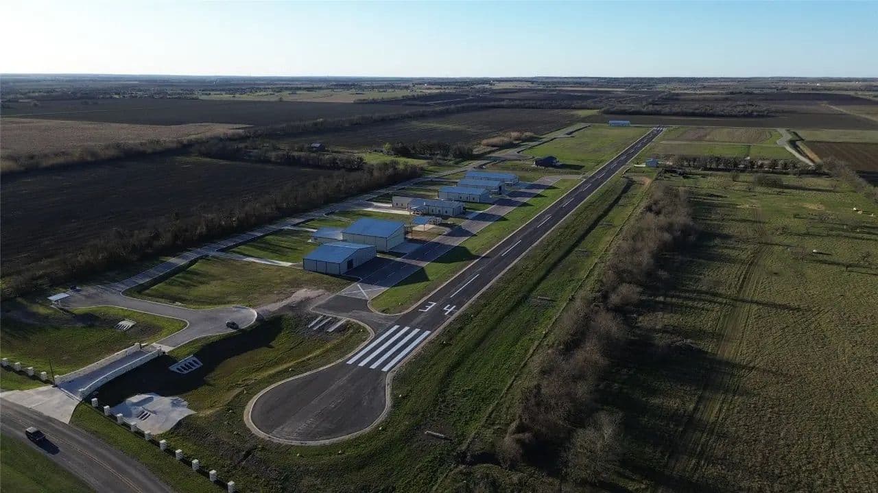 hangar popup image 13