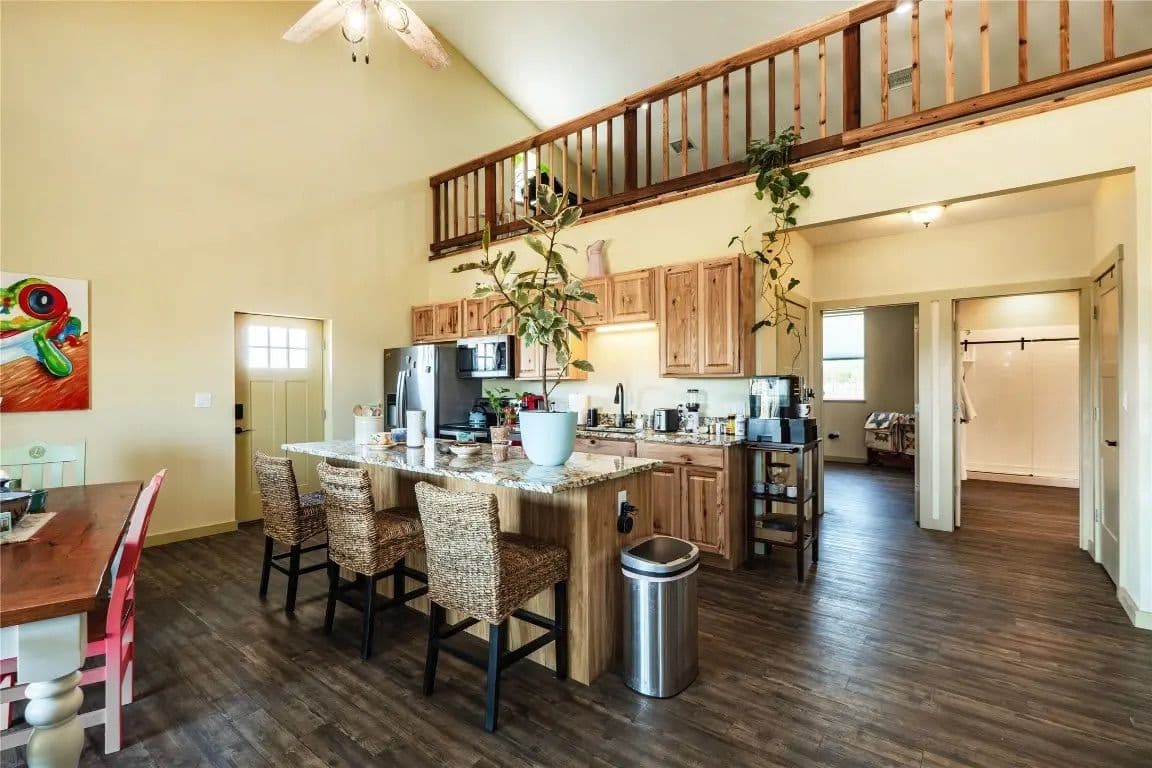 hangar popup image 4