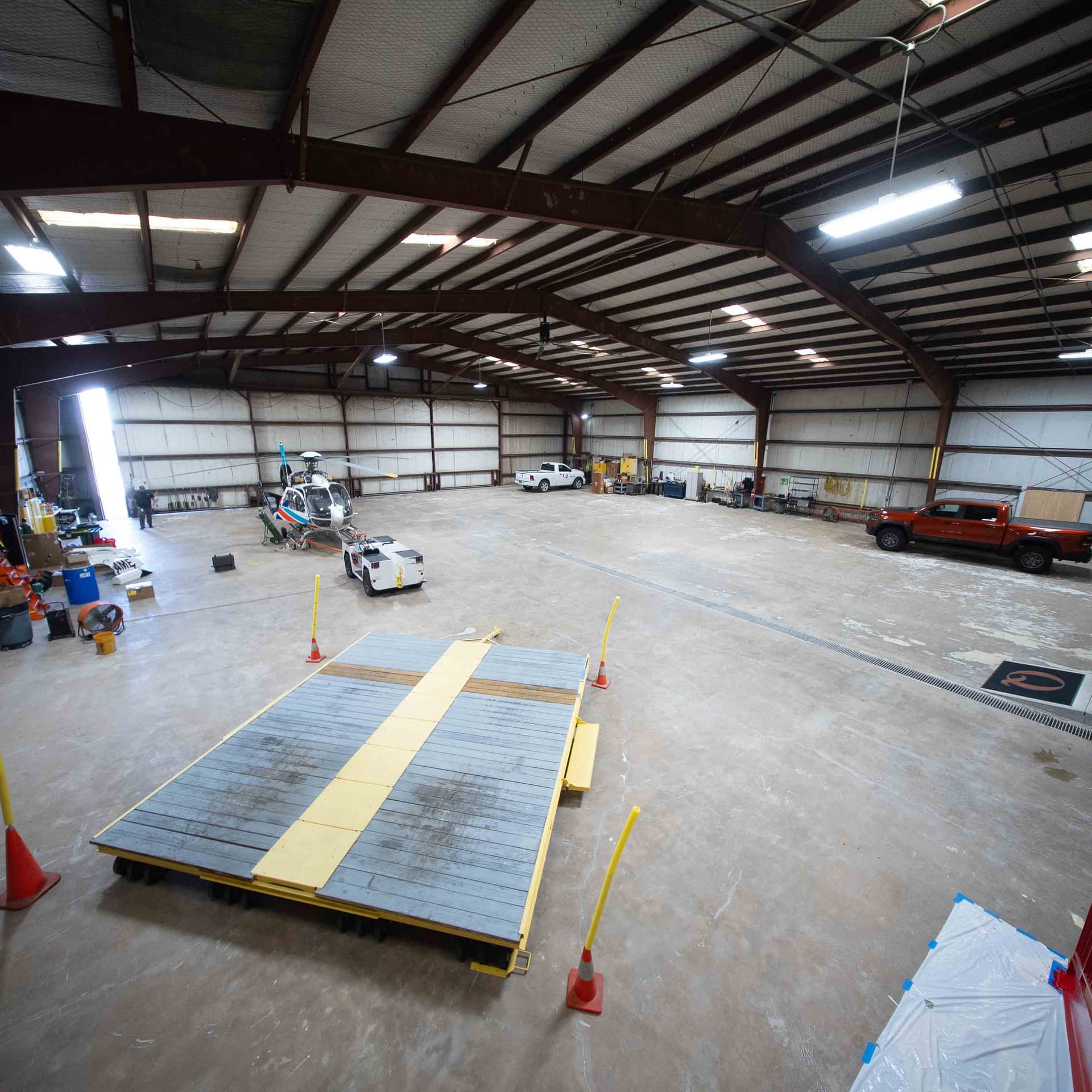 hangar popup image 8