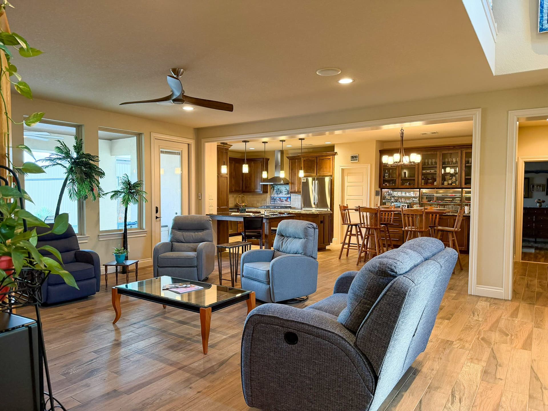 hangar popup image 15