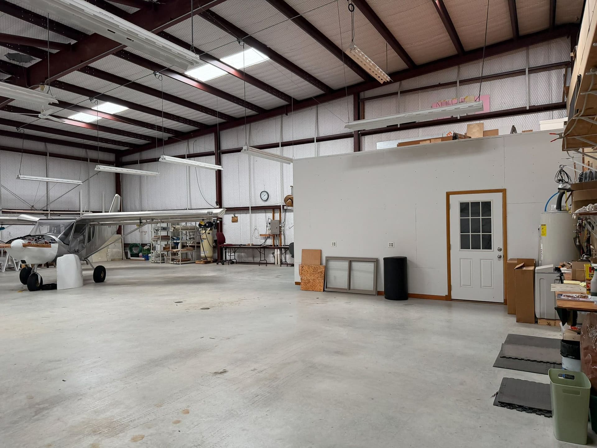 hangar popup image 15