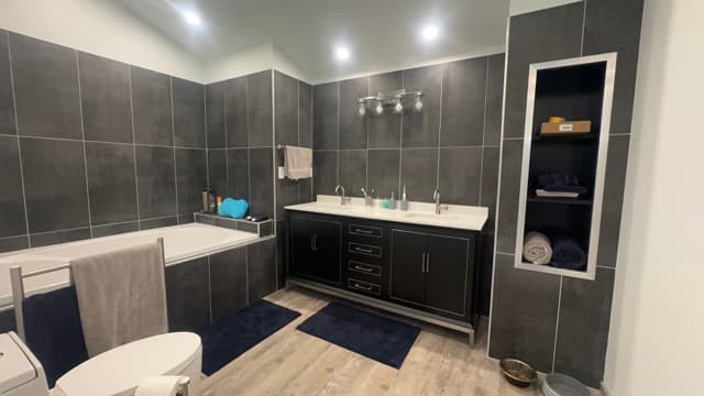 hangar popup image 11