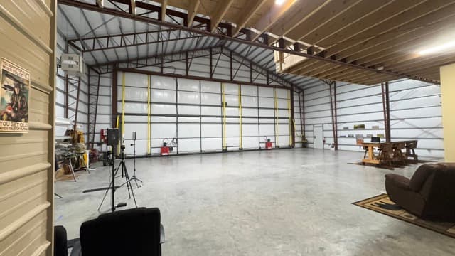 hangar popup image 3