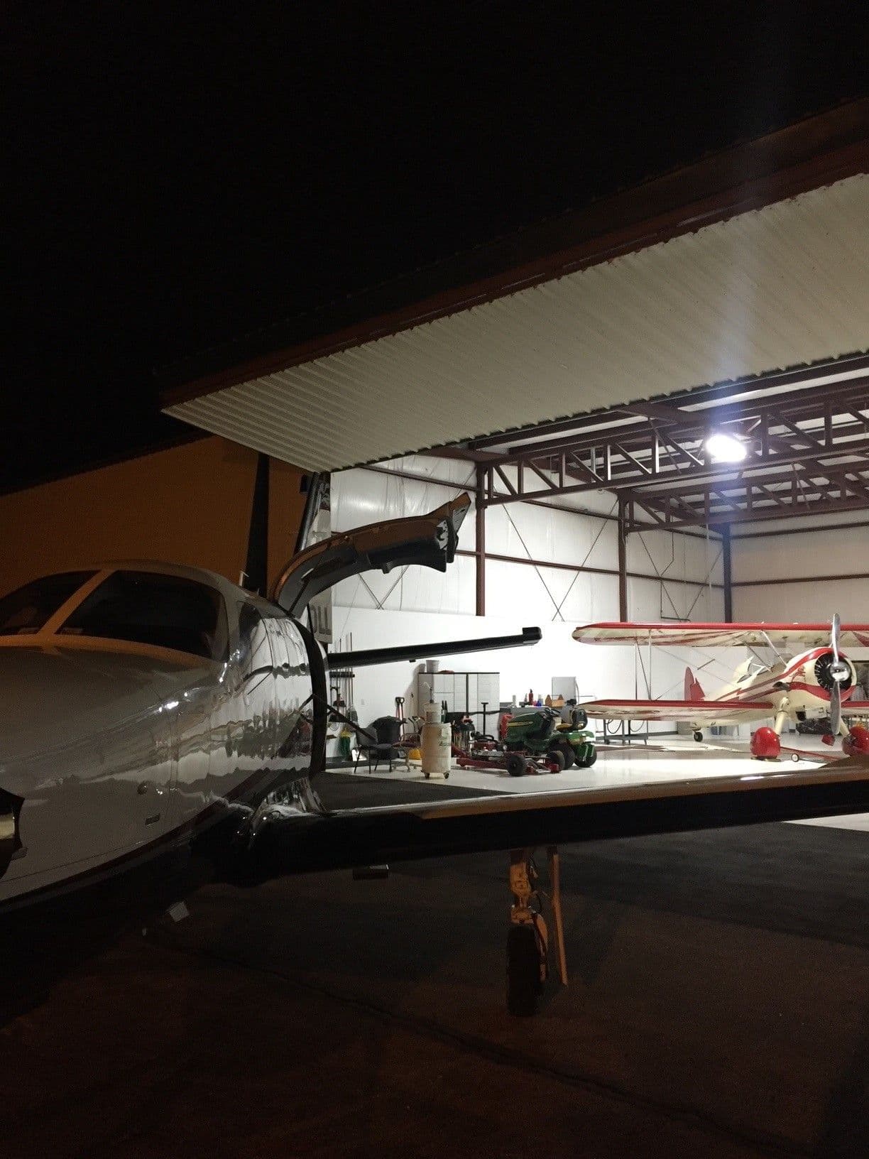 hangar popup image 5