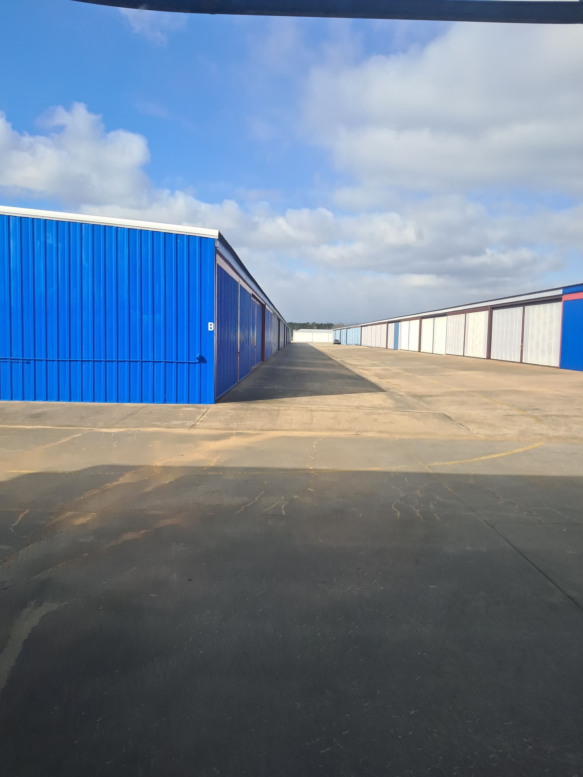 hangar popup image 3