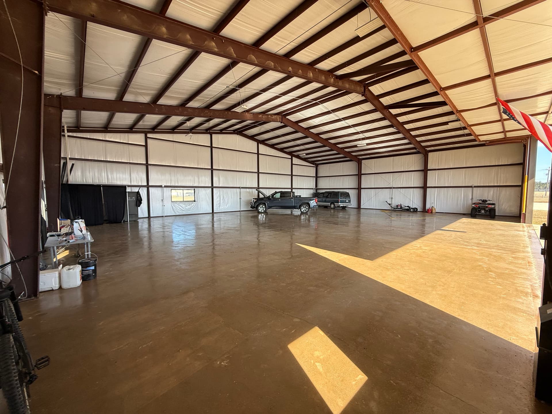 hangar popup image 2