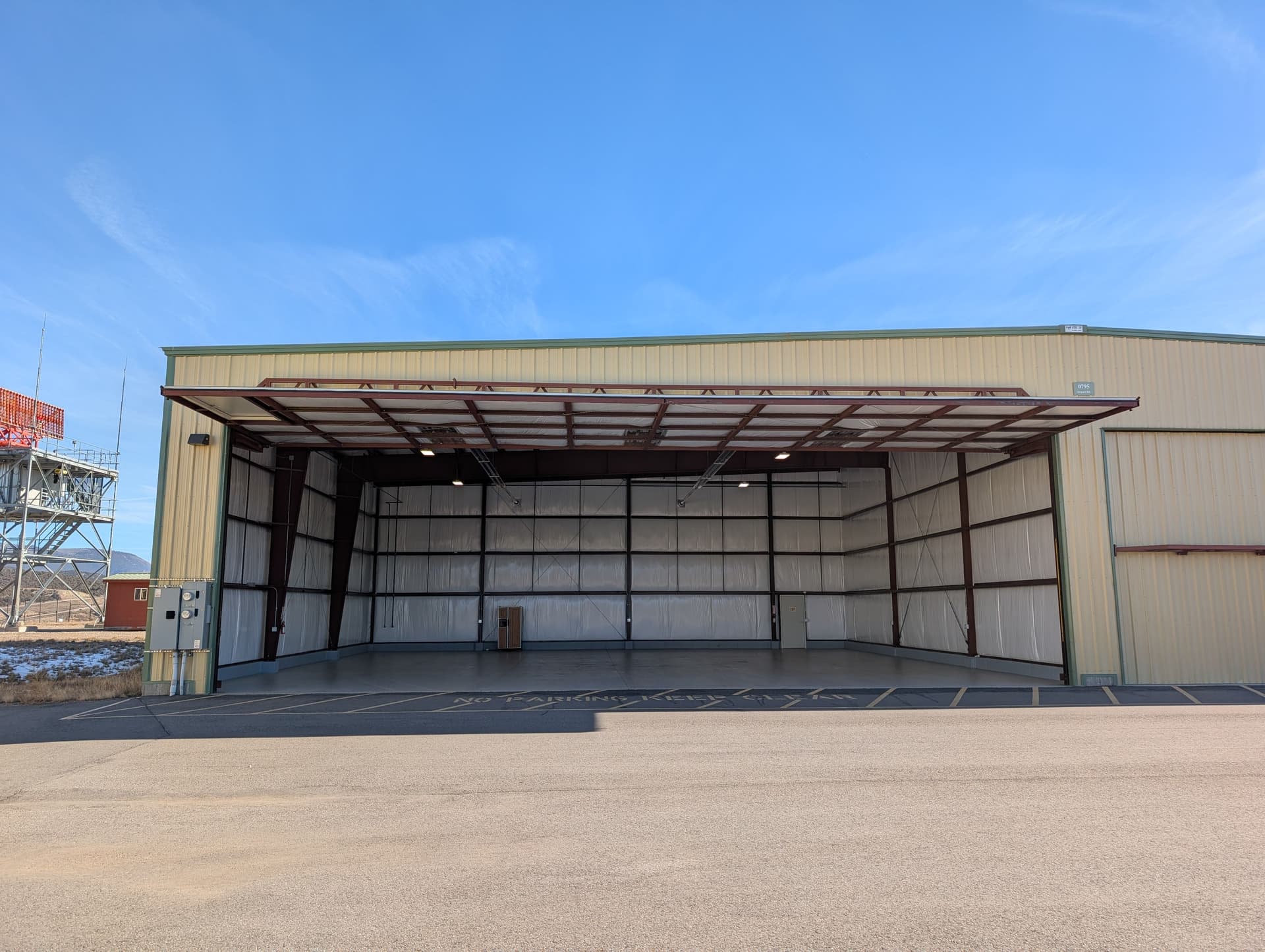 hangar popup image 3