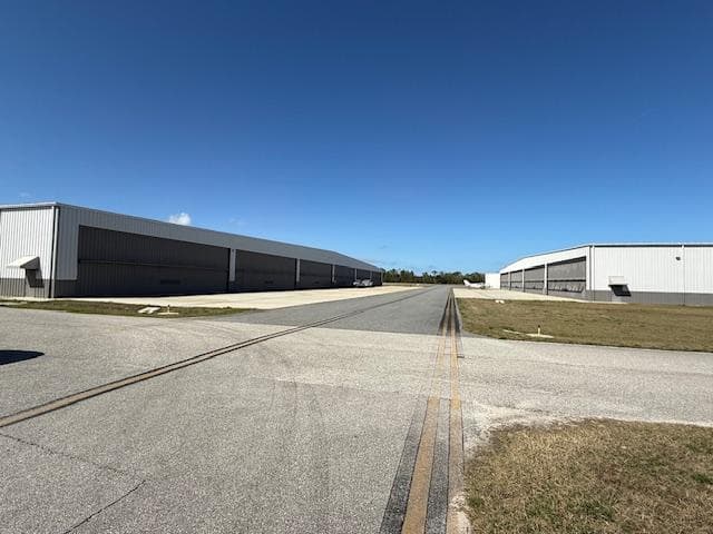 hangar popup image 4