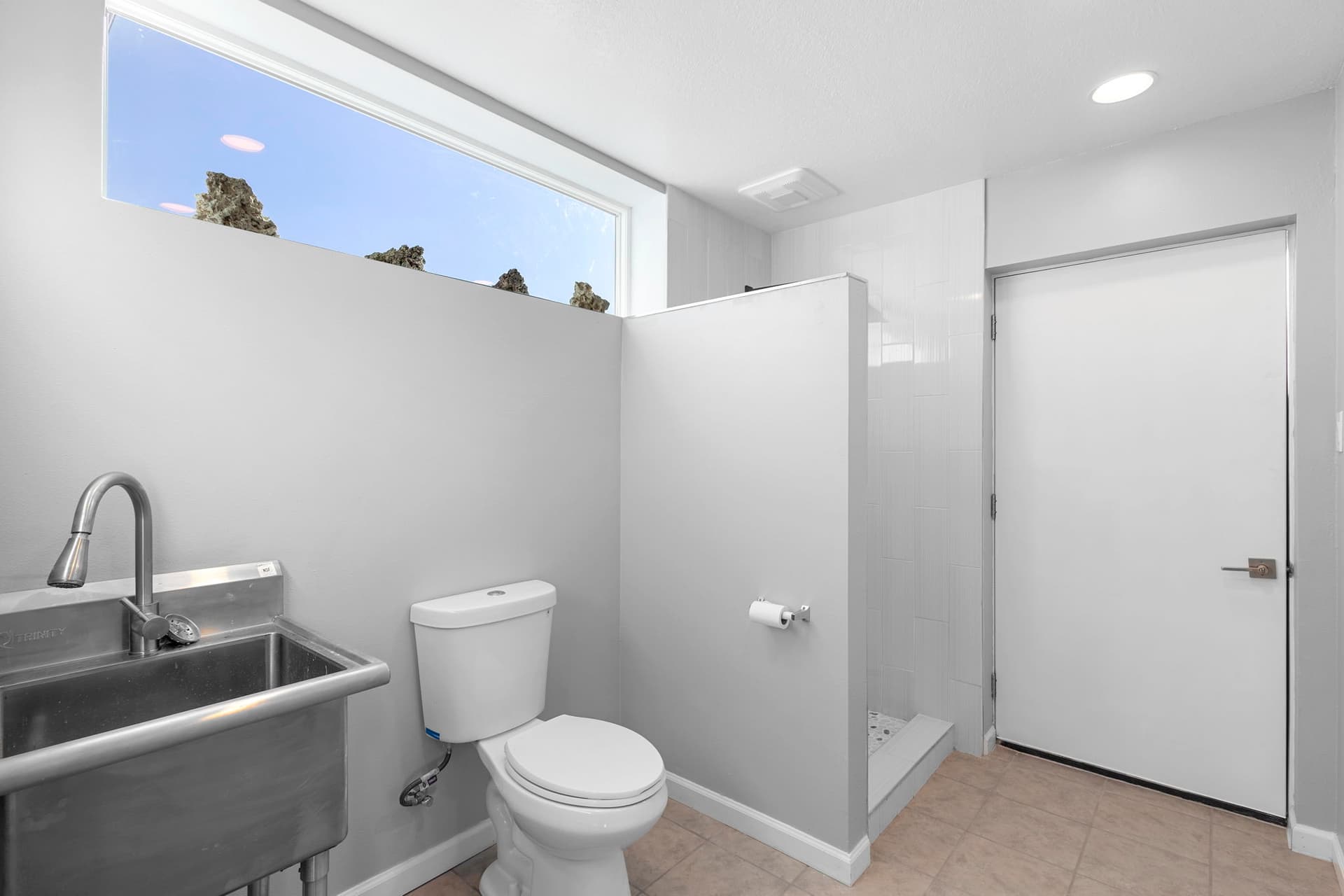 hangar popup image 5