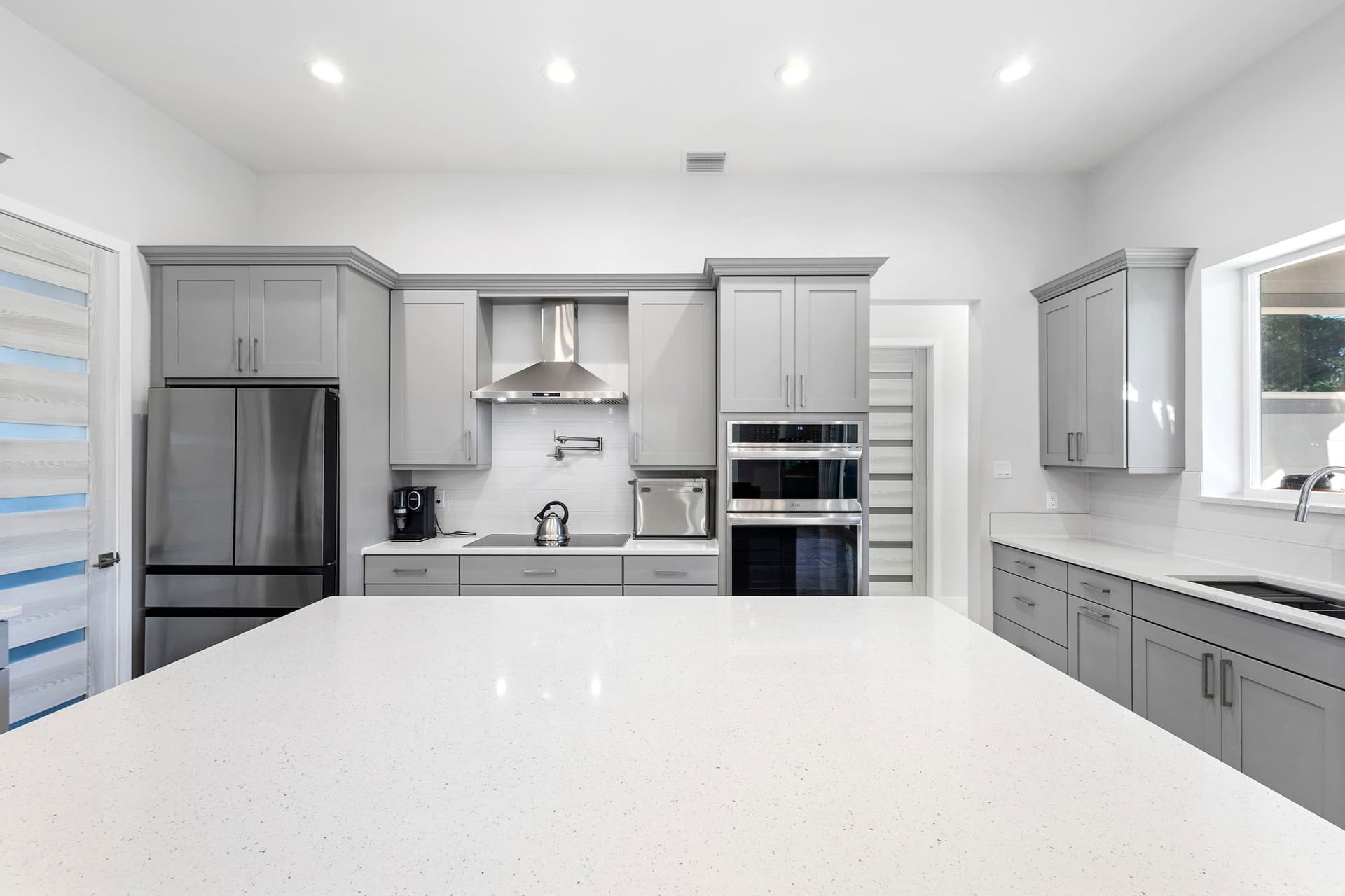 hangar popup image 7