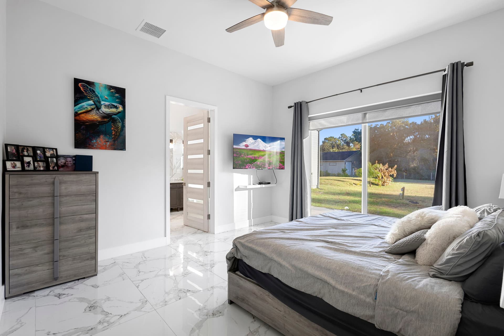 hangar popup image 9