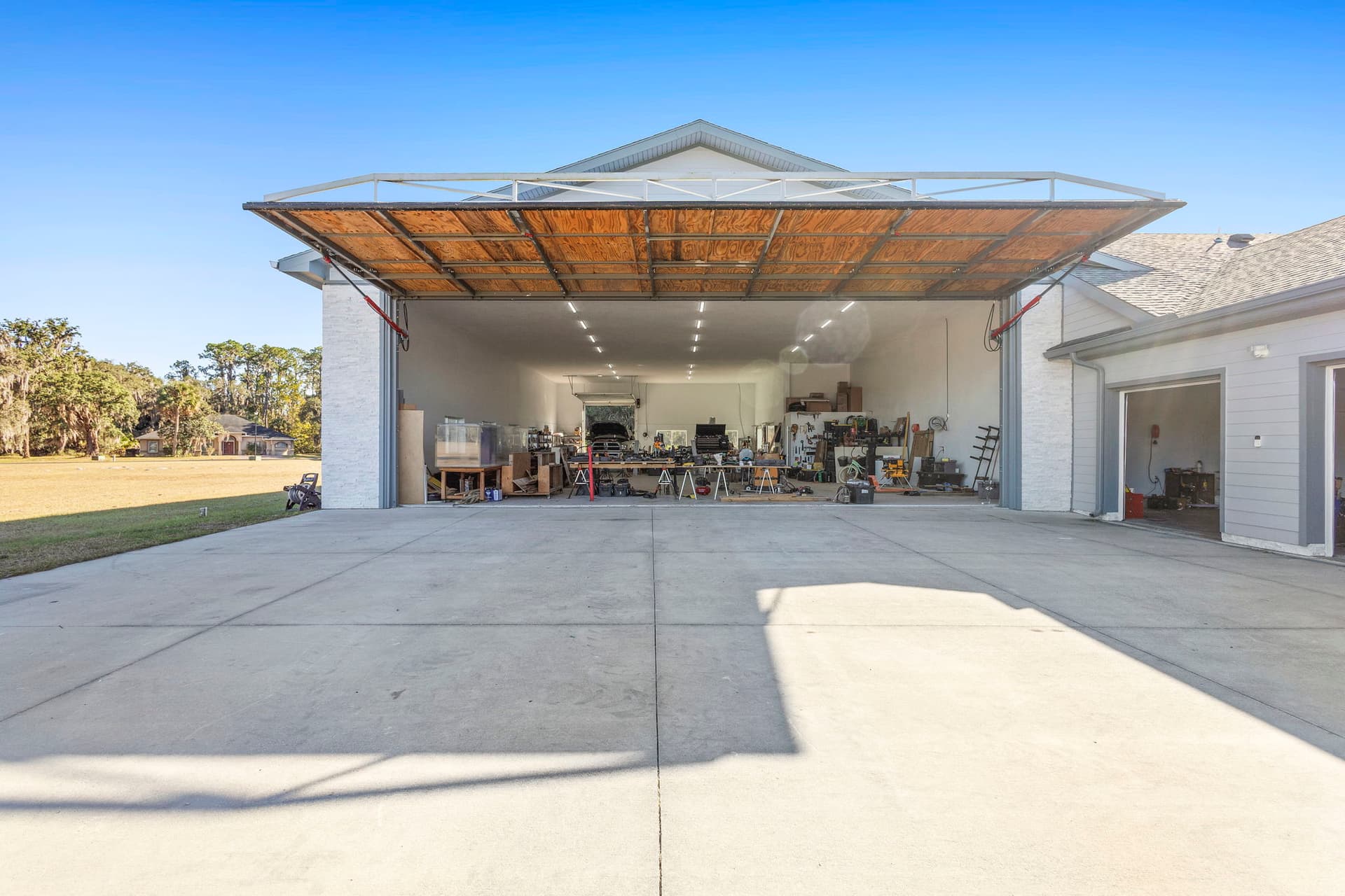 hangar popup image 11