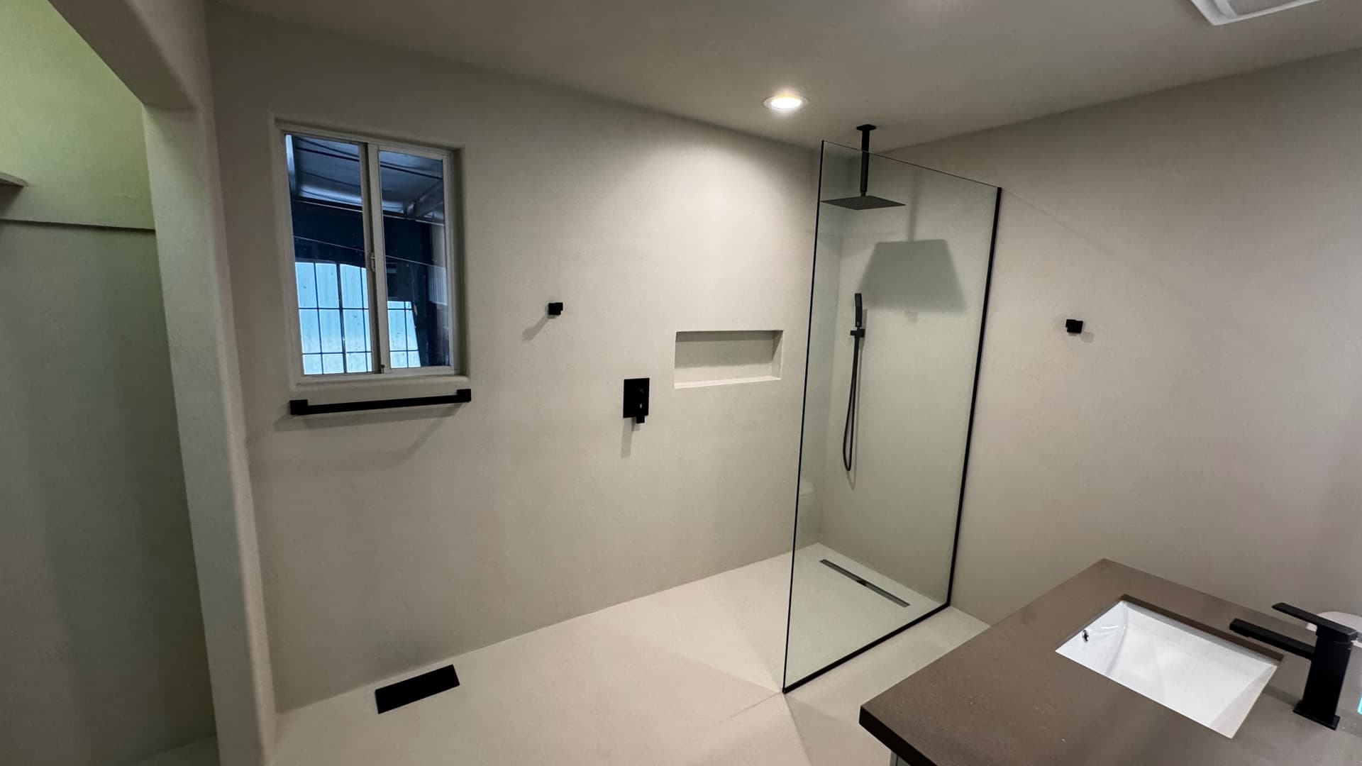 hangar popup image 6