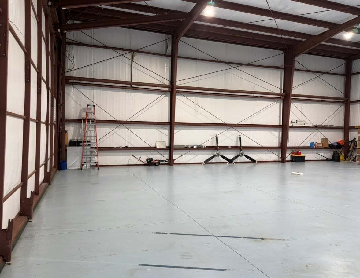 hangar popup image 5