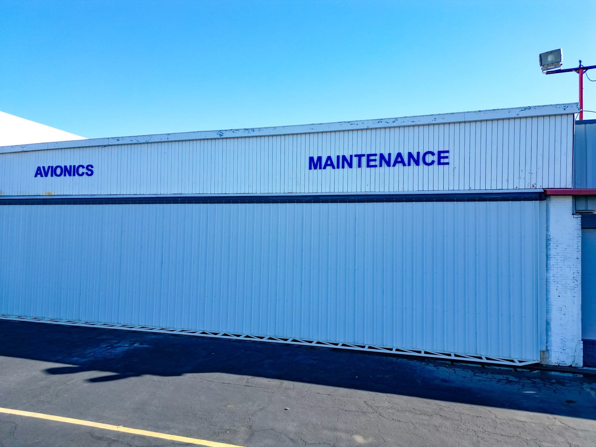 hangar popup image 1