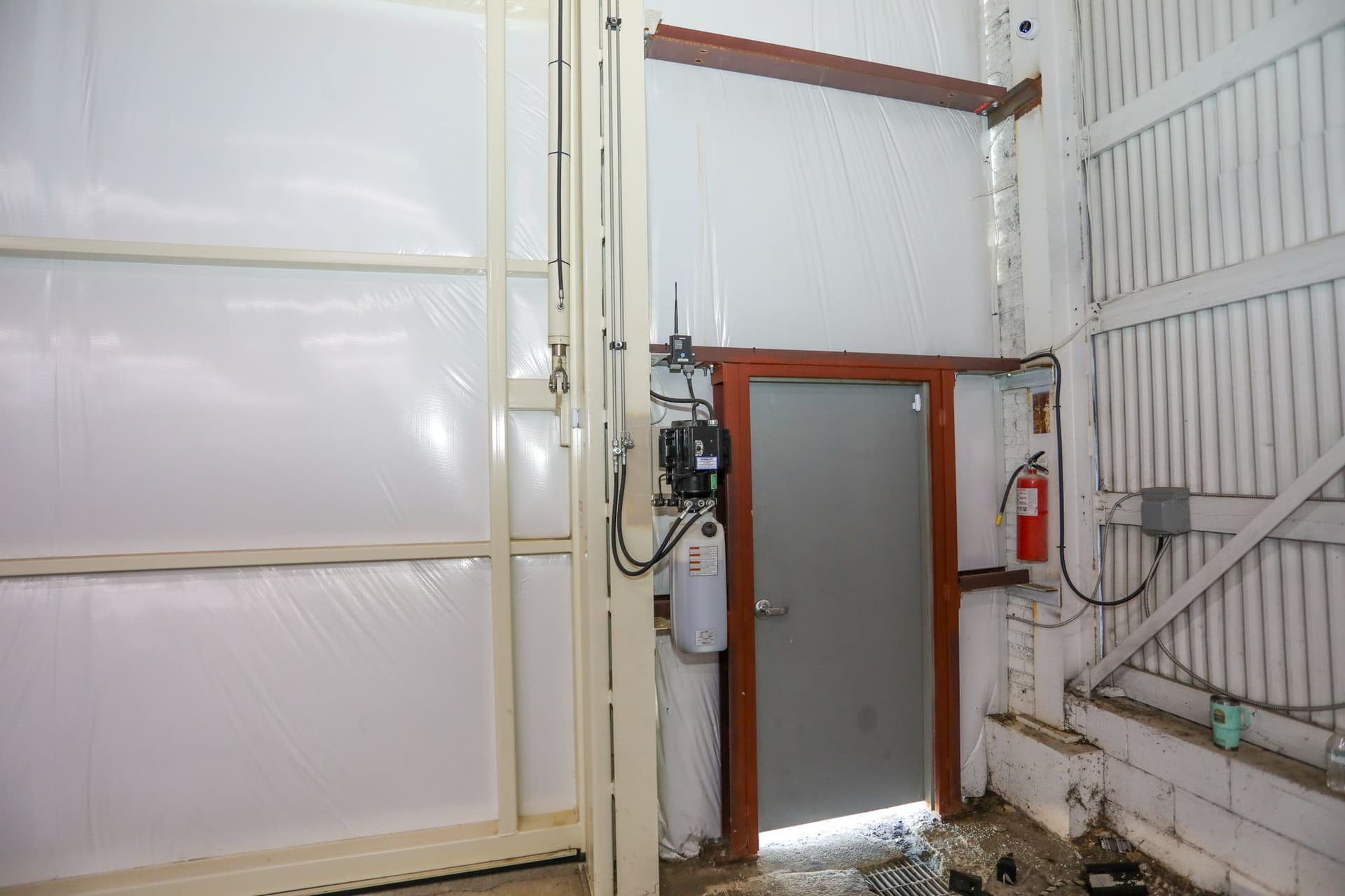 hangar popup image 13