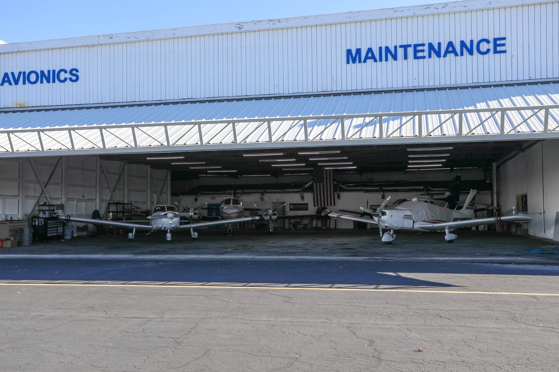 hangar popup image 5