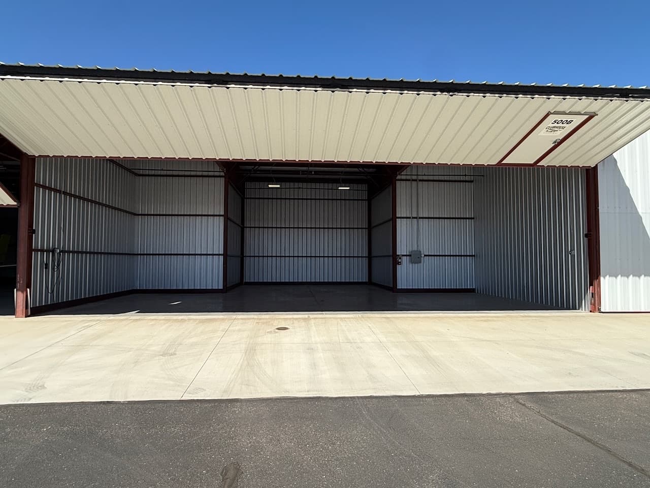 hangar popup image 1