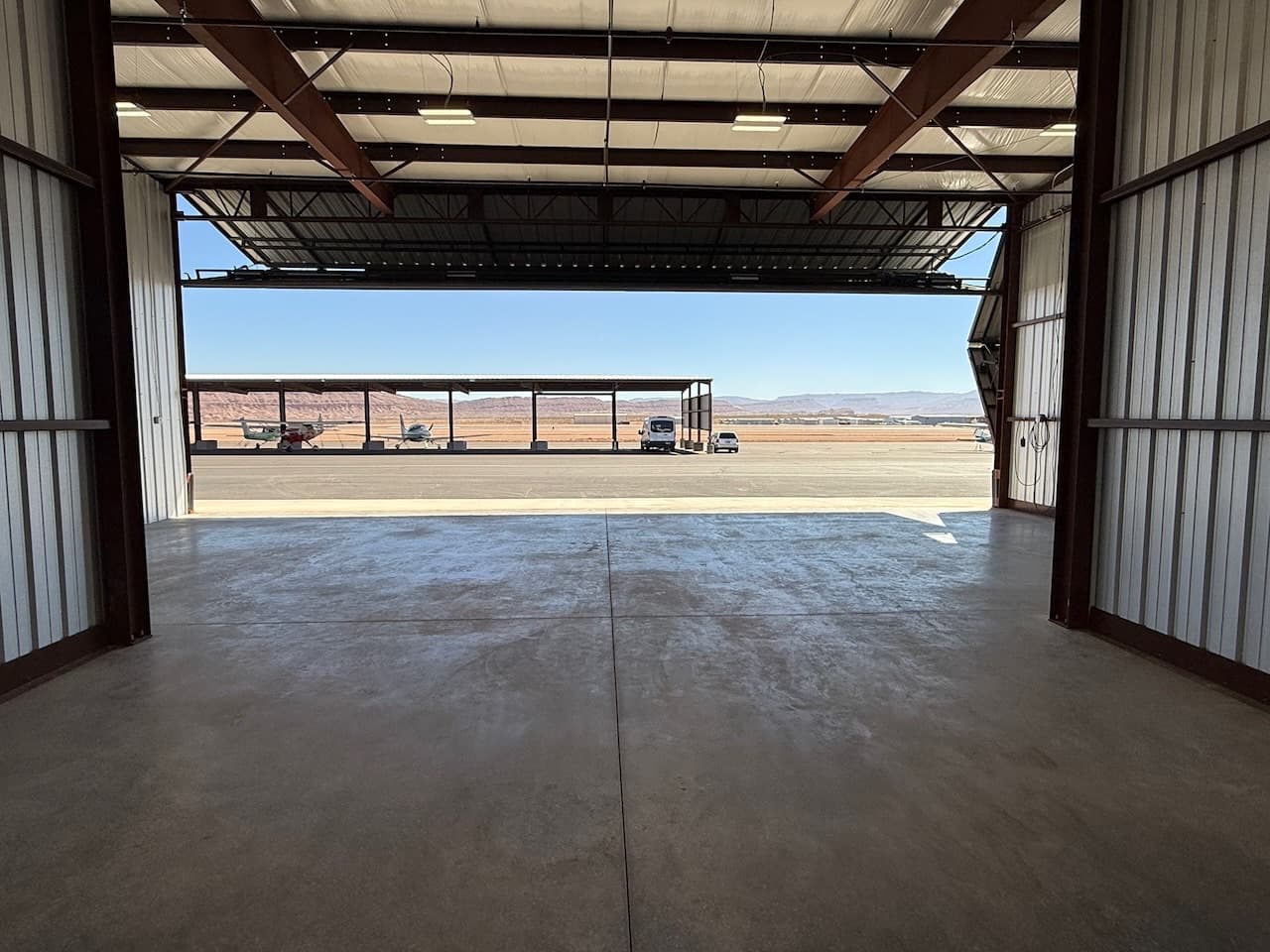 hangar popup image 5