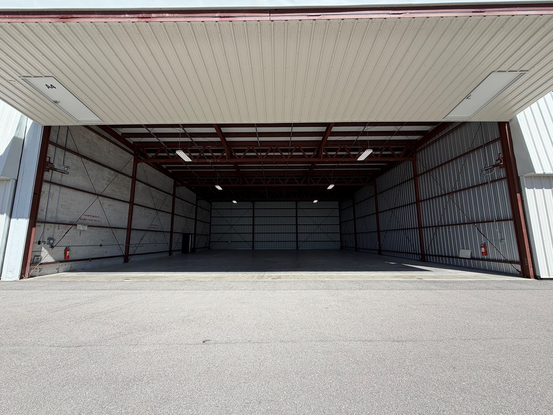 hangar popup image 1