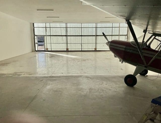 hangar popup image 3