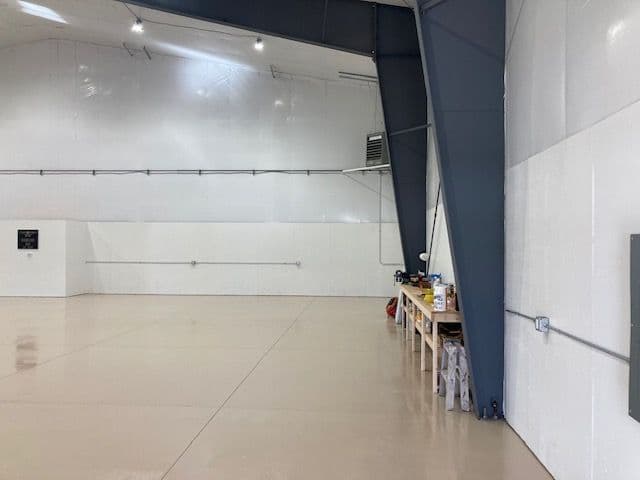 hangar popup image 2