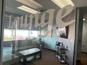 hangar popup image 4