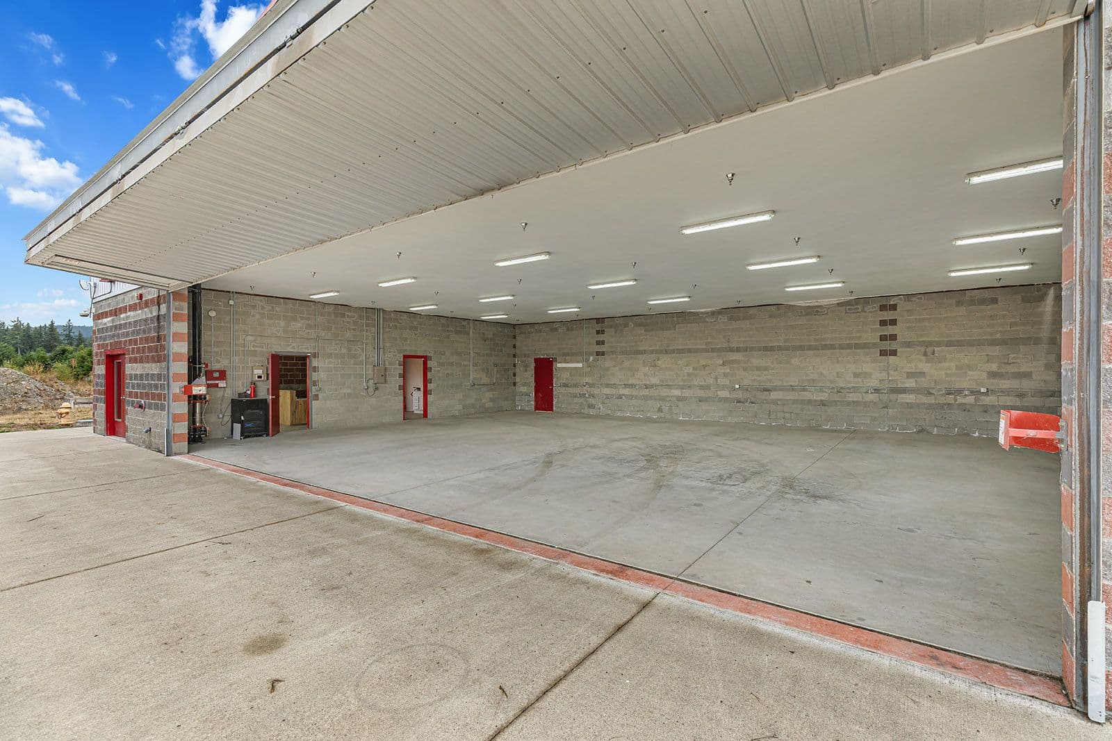 hangar popup image 2