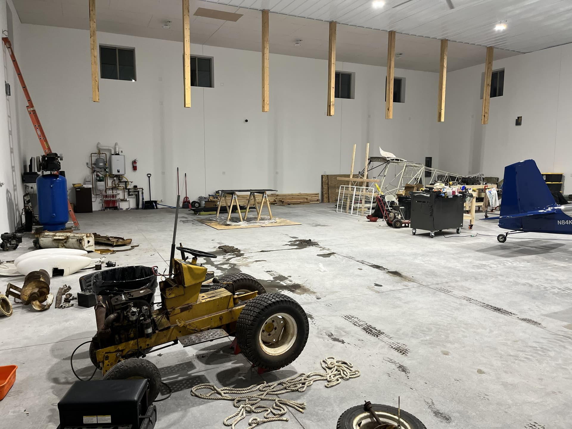 hangar popup image 5